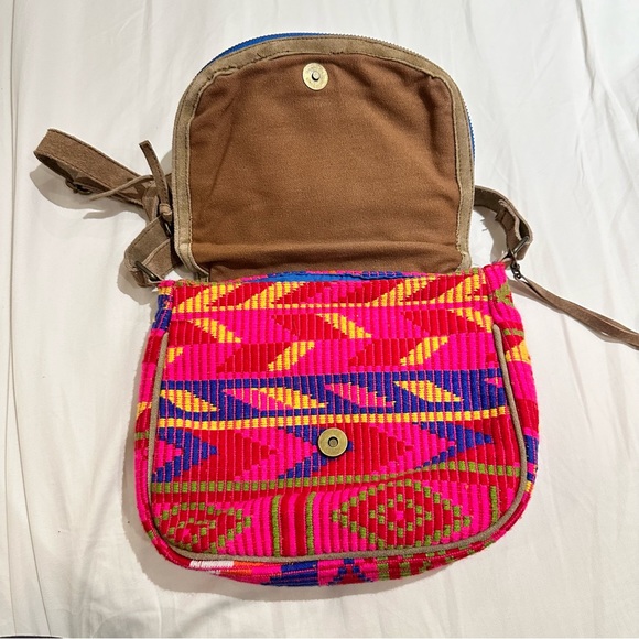 [SOLD] Hibou Embroidered Bohemian Pom Pom Purse/Crossbody Bag - Picture 4 of 8